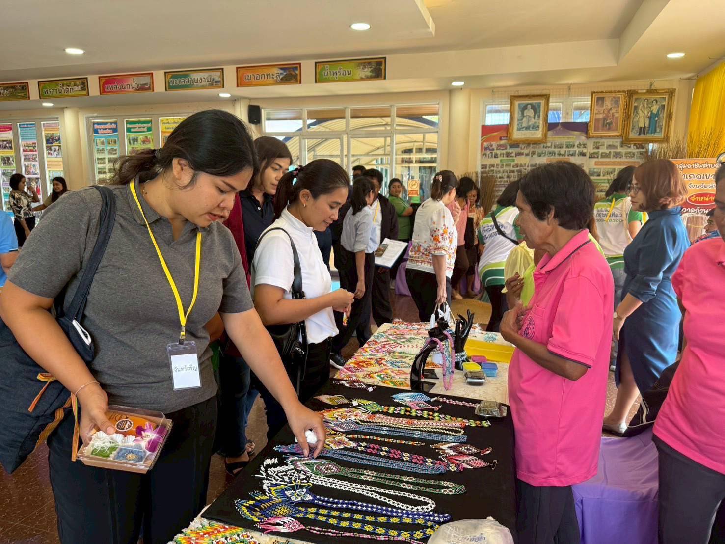 สนง.อุตสาหกรรมจังหวัดพัทลุงตรวจเยี่ยมกลุ่มวิสาหกิจชุมชนกลุ่มอาชีพตำบลควนขนุน องค์การบริหารส่วนตำบลควนขนุน